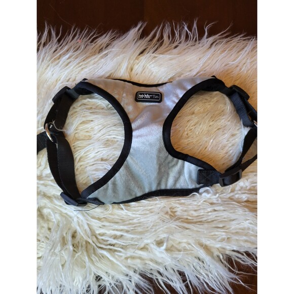 Dog Harness Nicole Miller Pets size Medium New Gray Ice blue fuzzy soft - Picture 6 of 6